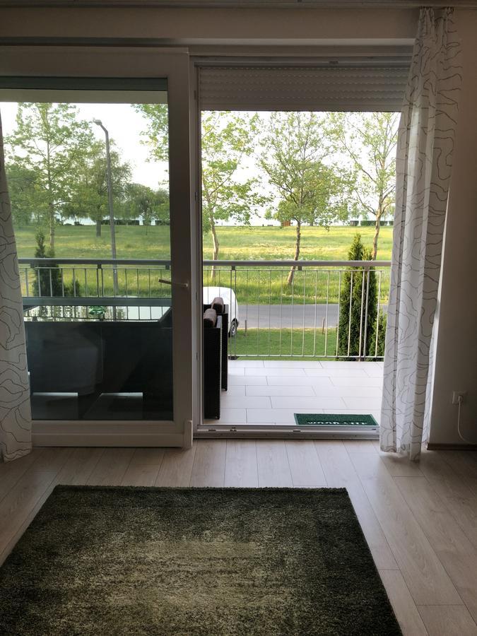 Relax Apartman Lägenhet Zamárdi Exteriör bild